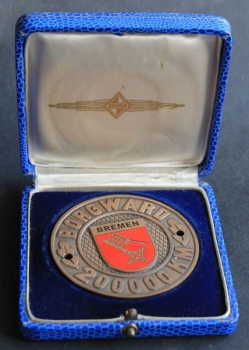 Borgward 200.000 km plate 1958 brass enameled in original box (2626)